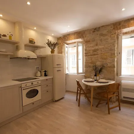 La Corda - Renovated In Corfu Town Apartment *